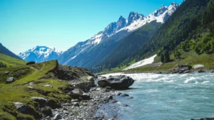 "Explore the Magical Beauty of Kashmir: A Complete Travel Guide to Dal Lake, Gulmarg, Pahalgam, and More - Discover Why Kashmir is Known as the 'Paradise on Earth'"