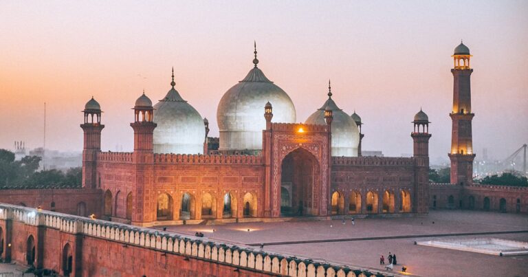 Experience Lahore: The Heart of Pakistan’s Culture